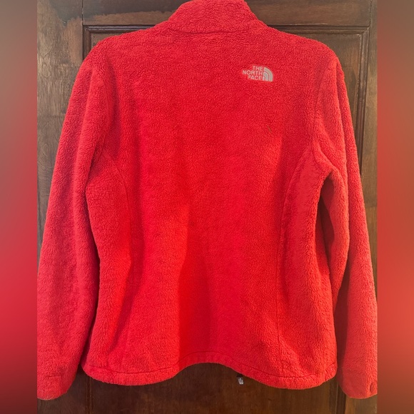Red North Face Osito Jacket Size Medium - Picture 3 of 3